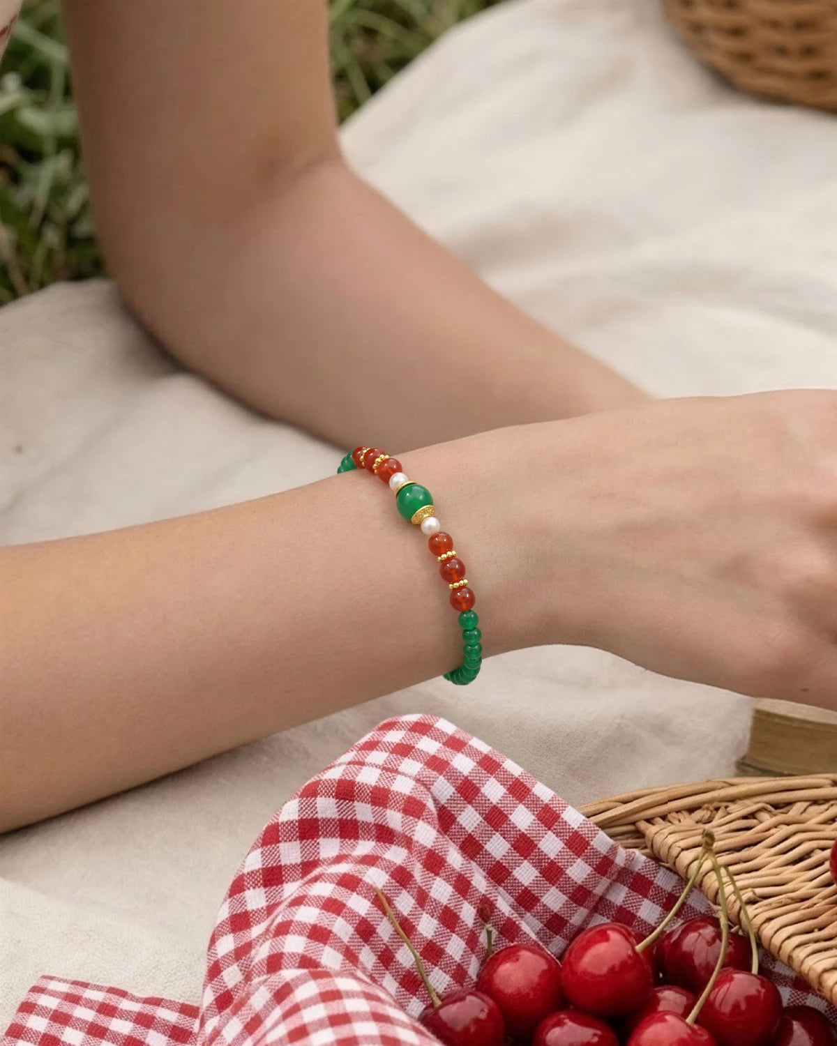 green agate and red agate graduated bracelet