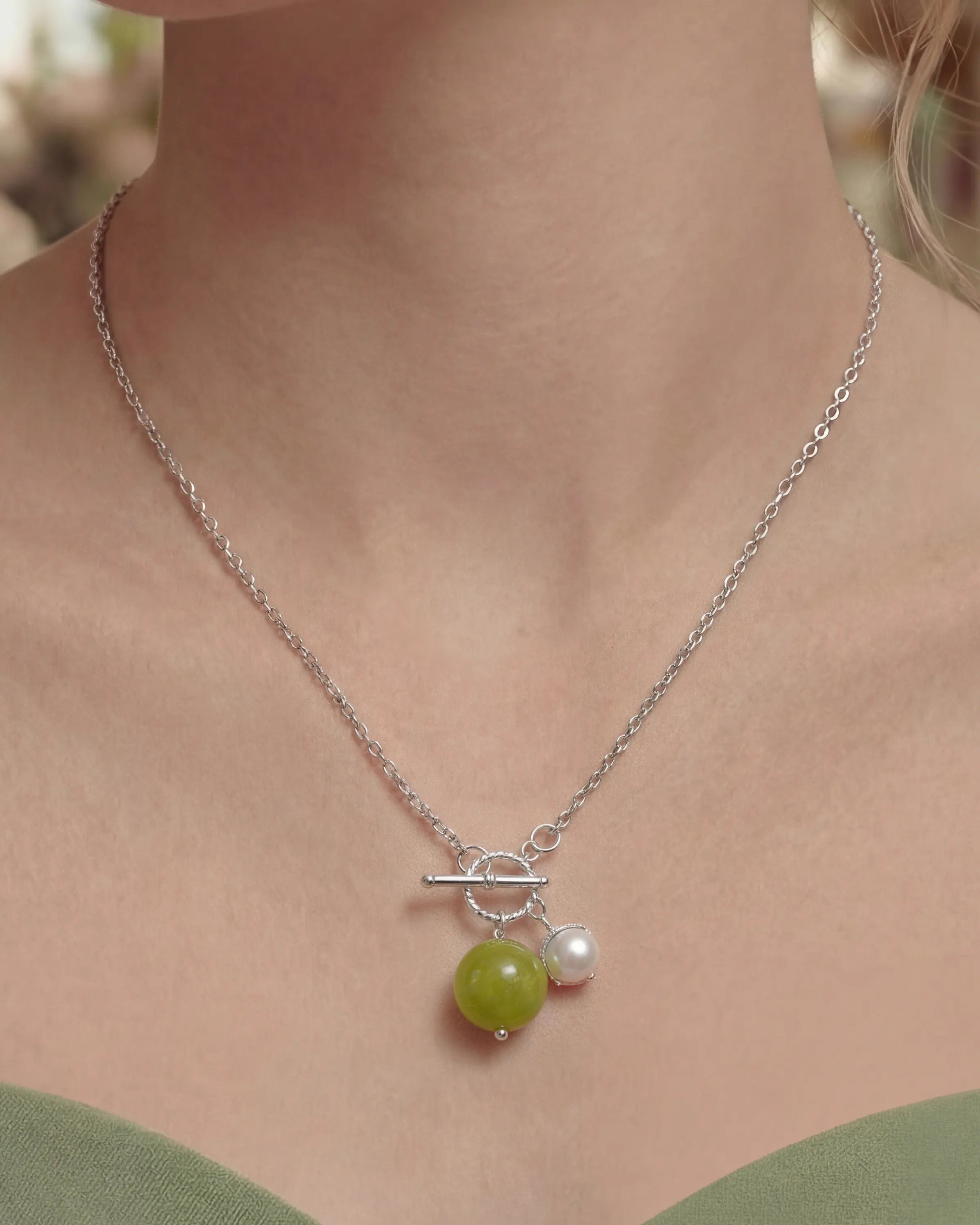 peridot pendant necklace
