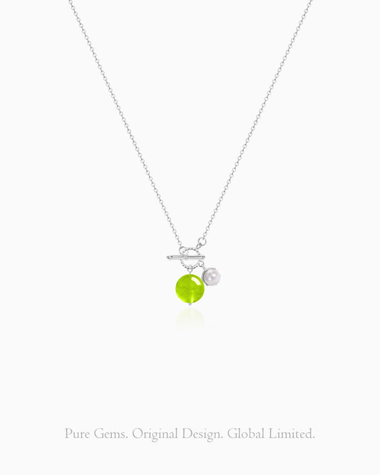 peridot pendant necklace