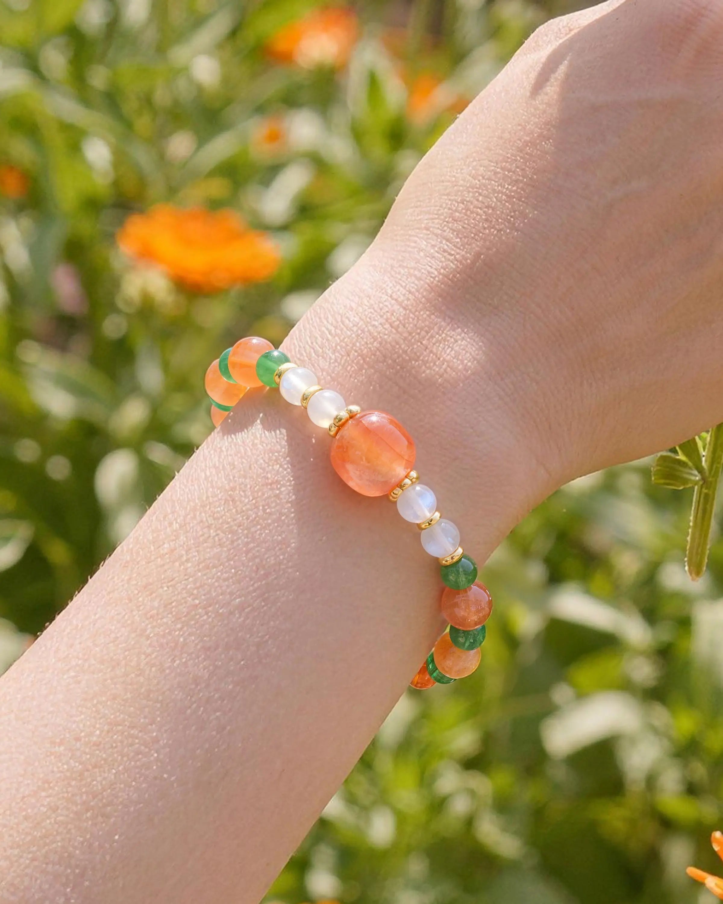 south agate and green agate beaded bracelet on the model