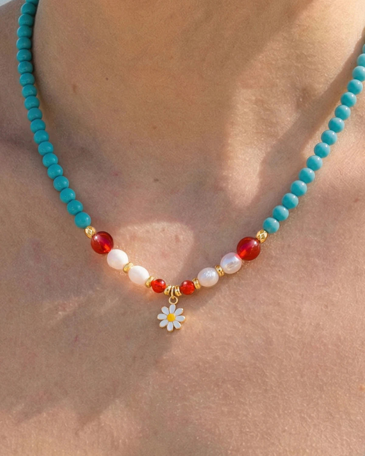 turquoise daisy beaded necklace