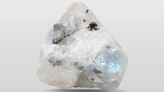 Moonstone Benefits, Healing Properties & Meaning: What Happens When You Wear It?