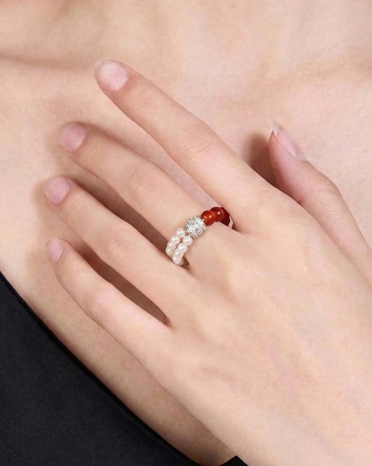 beaded ring with red agate && pearl